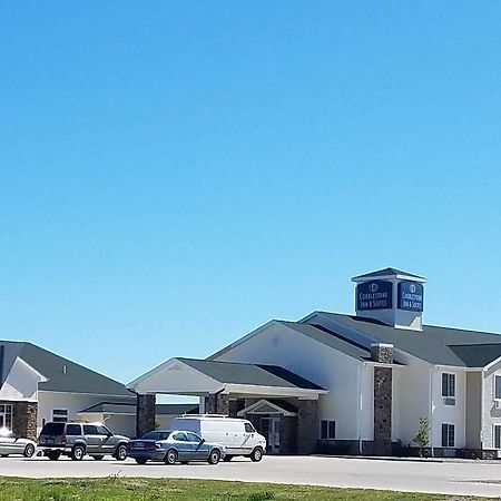 Cobblestone Inn & Suites - Bottineau Exterior photo
